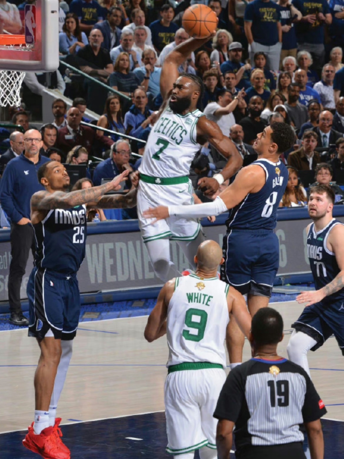 波士顿凯尔特人迎NBA季后赛关键赛，今晚迎来里程碑，话题不断，临场指挥获称赞的简单介绍IM SPORTS