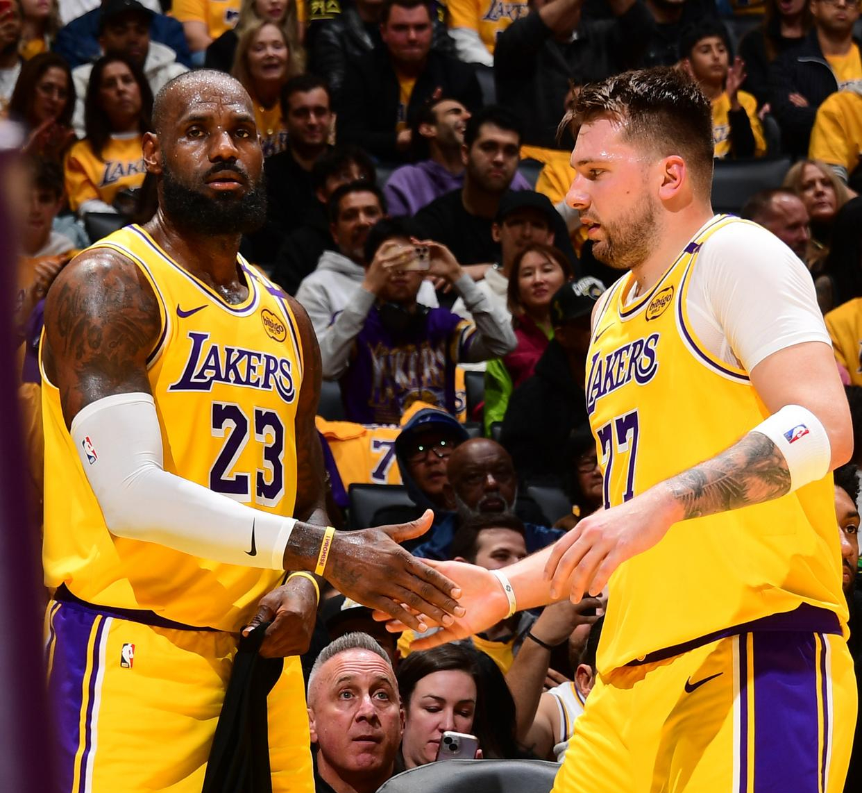 关于洛杉矶湖人发布备战花絮；冲刺阶段再遭质疑；法甲任务艰巨；心理建设被强调的信息IM体育官网